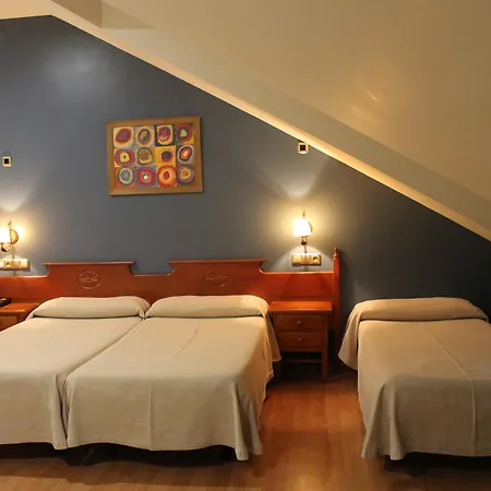 El Castillo Hotel