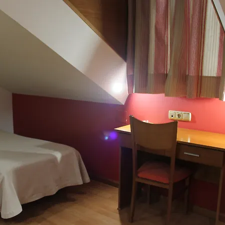 El Castillo Hotel 3*
