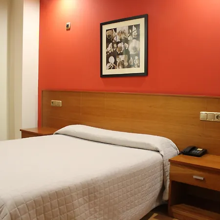 El Castillo Hotel 3*