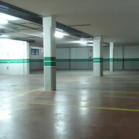 埃尔卡斯特洛酒店 3* 蓬费拉达