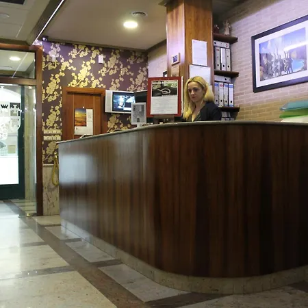埃尔卡斯特洛酒店 蓬费拉达