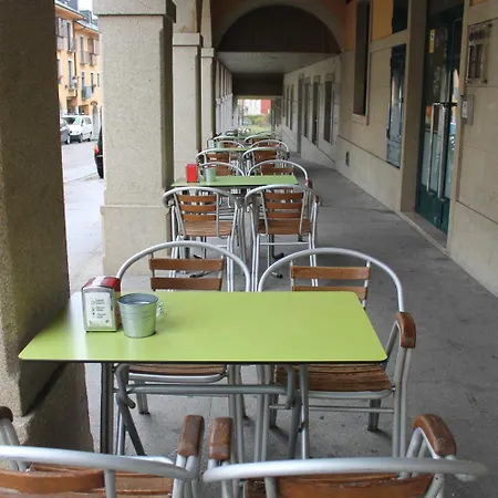 埃尔卡斯特洛酒店 酒店 蓬费拉达