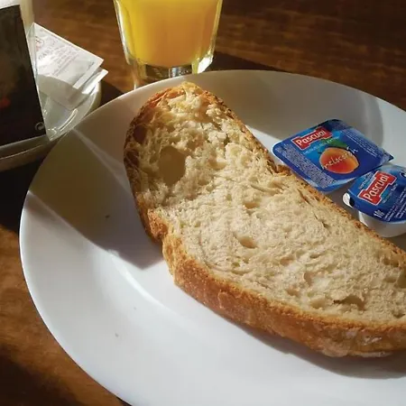 埃尔卡斯特洛酒店 蓬费拉达