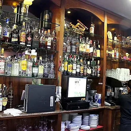 埃尔卡斯特洛酒店 酒店 蓬费拉达
