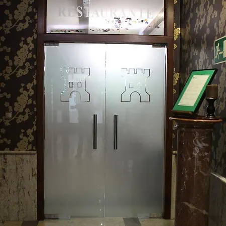 埃尔卡斯特洛酒店 蓬费拉达