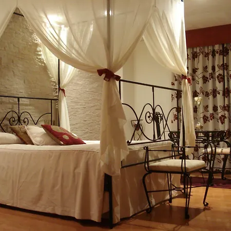 El Castillo Hotel