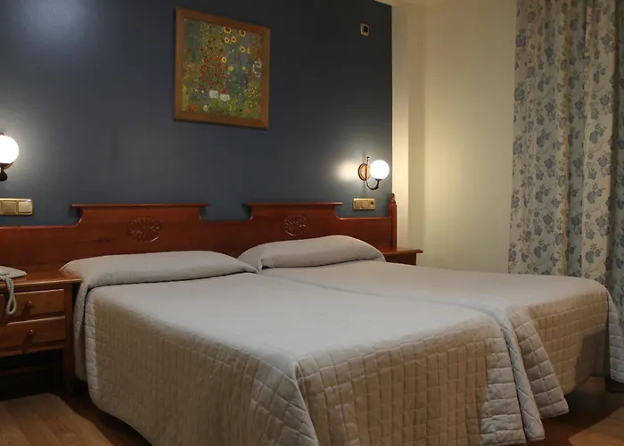 ホテル エル カスティージョ ポンフェラダ