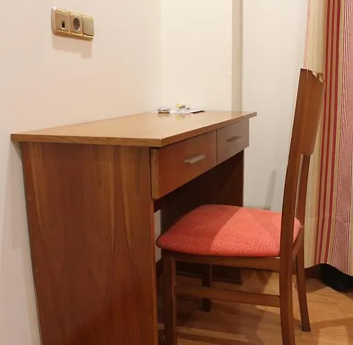 エル カスティージョ ホテル ポンフェラダ